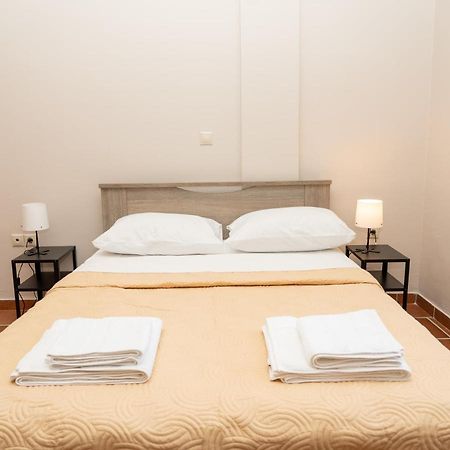 Allagiannis Group Apartments Markópoulon Екстериор снимка