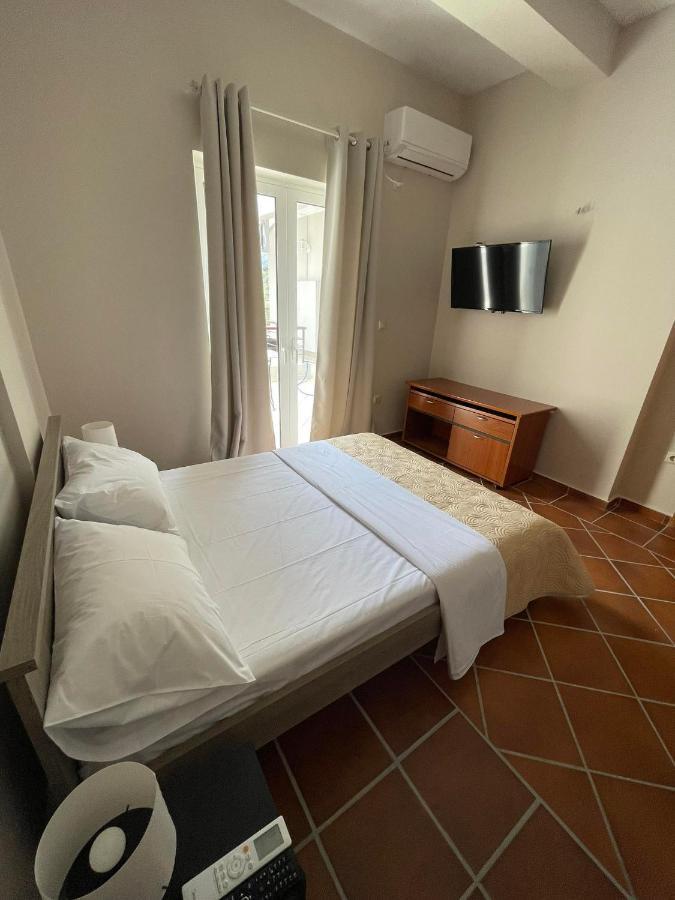 Allagiannis Group Apartments Markópoulon Екстериор снимка