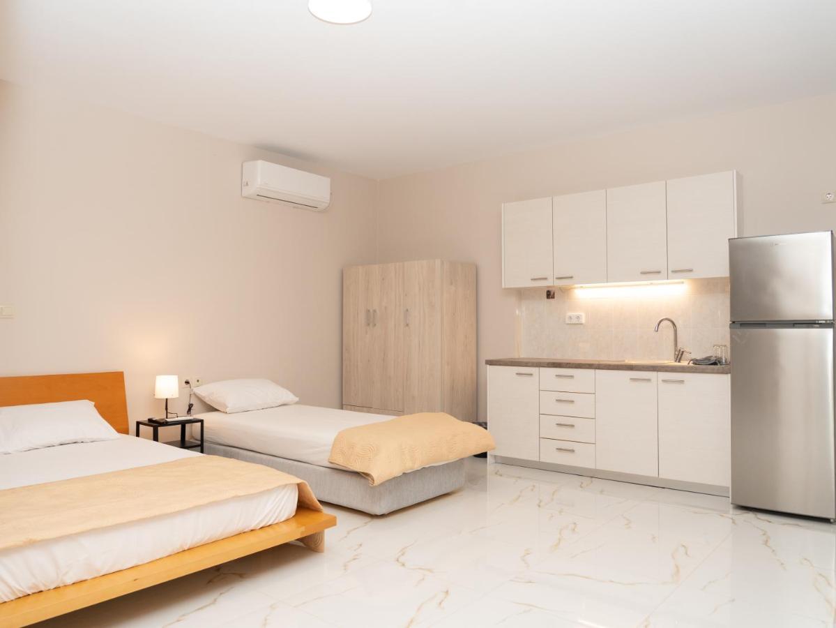 Allagiannis Group Apartments Markópoulon Екстериор снимка
