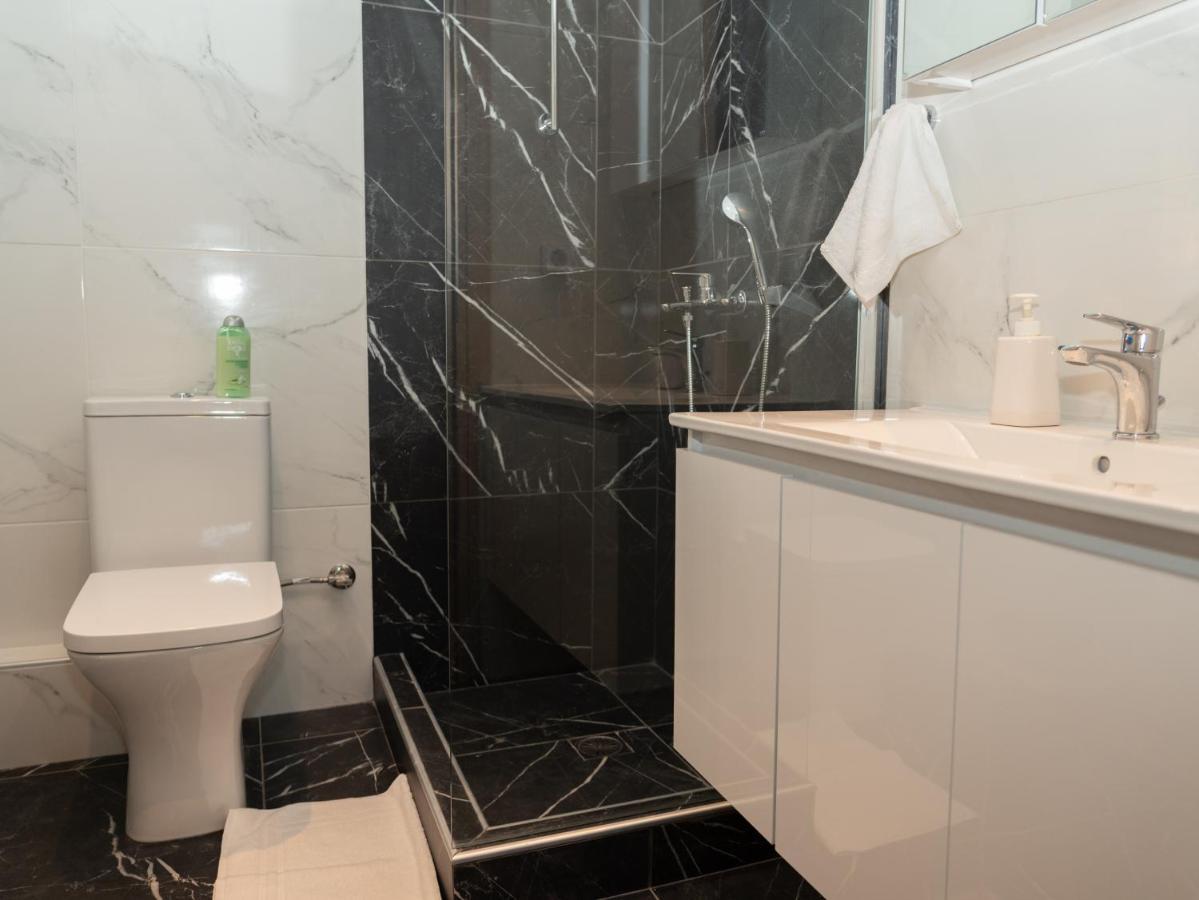 Allagiannis Group Apartments Markópoulon Екстериор снимка