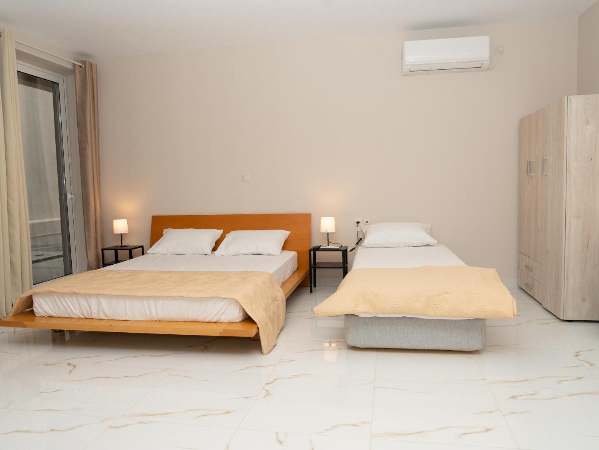Allagiannis Group Apartments Markópoulon Екстериор снимка